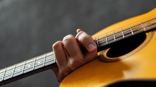 Meilleurs professeurs de guitare à Valenciennes pour progresser